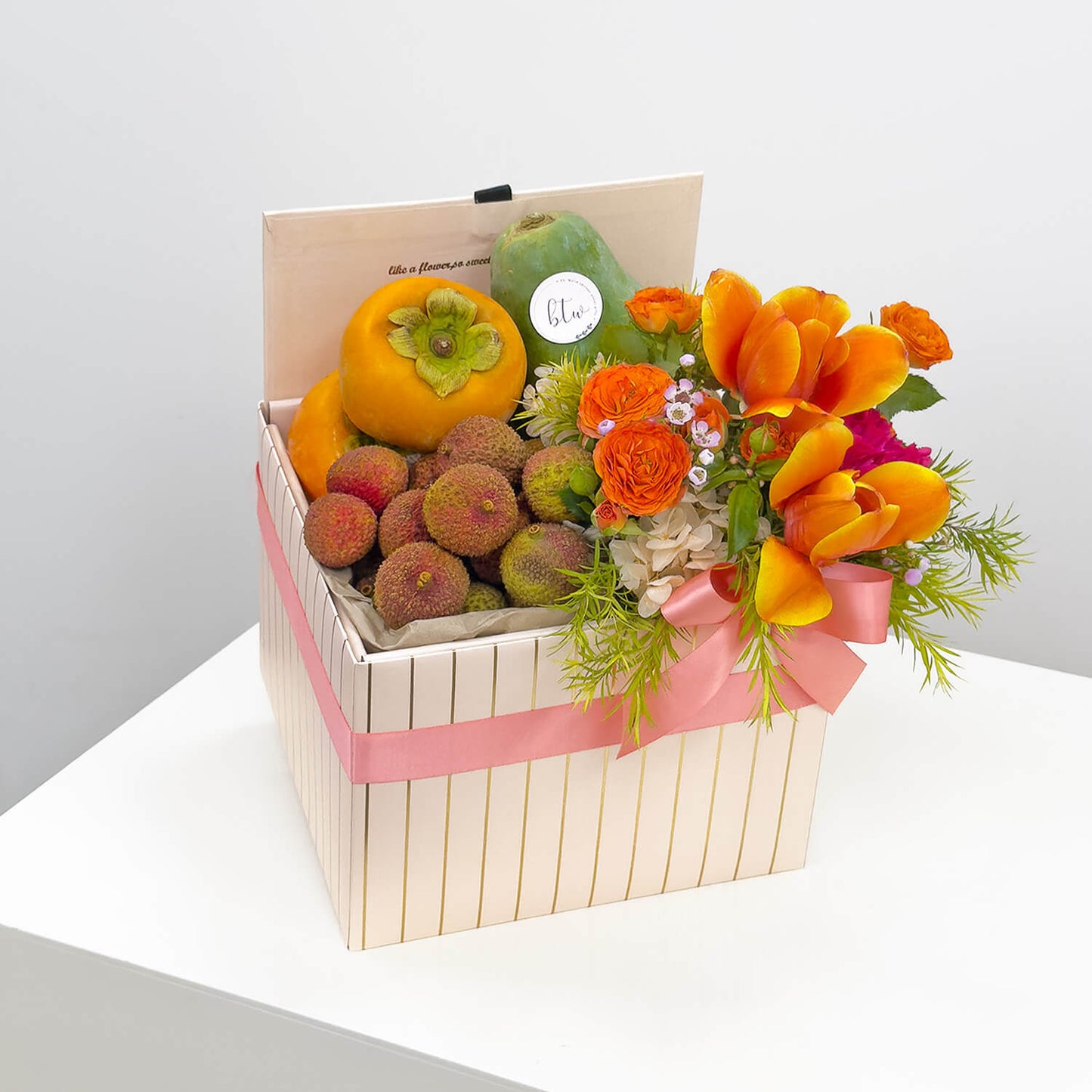 Summer Oasis Seasonal Fruits Box