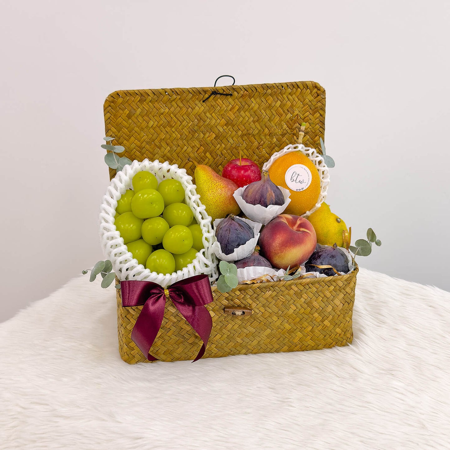 Nutmeg Seasonal Fruits Basket