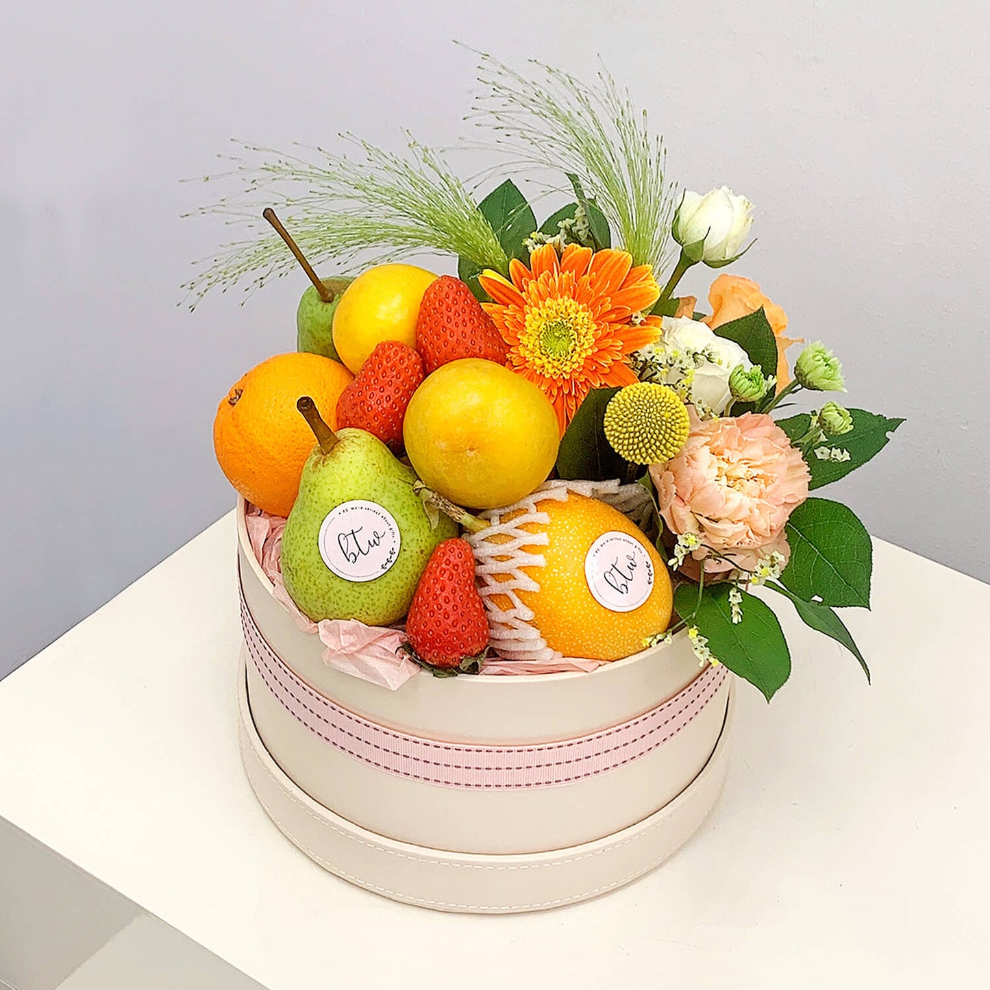 Editor’s Spring Seasonal Fruits Box