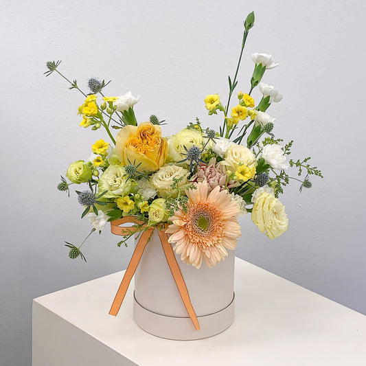 Lydia Seasonal Flower bloom box